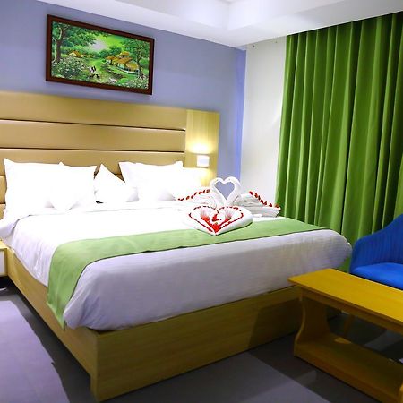 Abhayaa Hotel ヴィシャーカパトナム エクステリア 写真