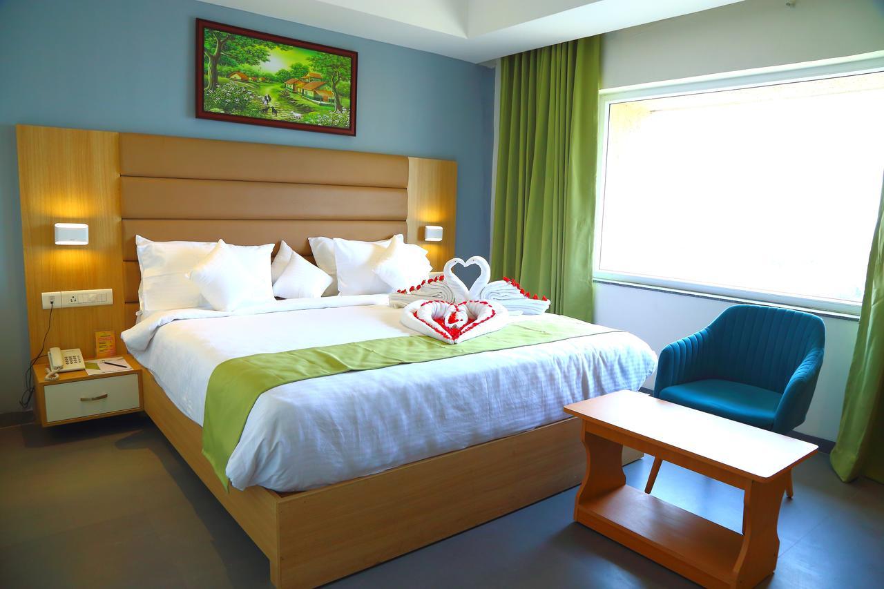 Abhayaa Hotel ヴィシャーカパトナム エクステリア 写真