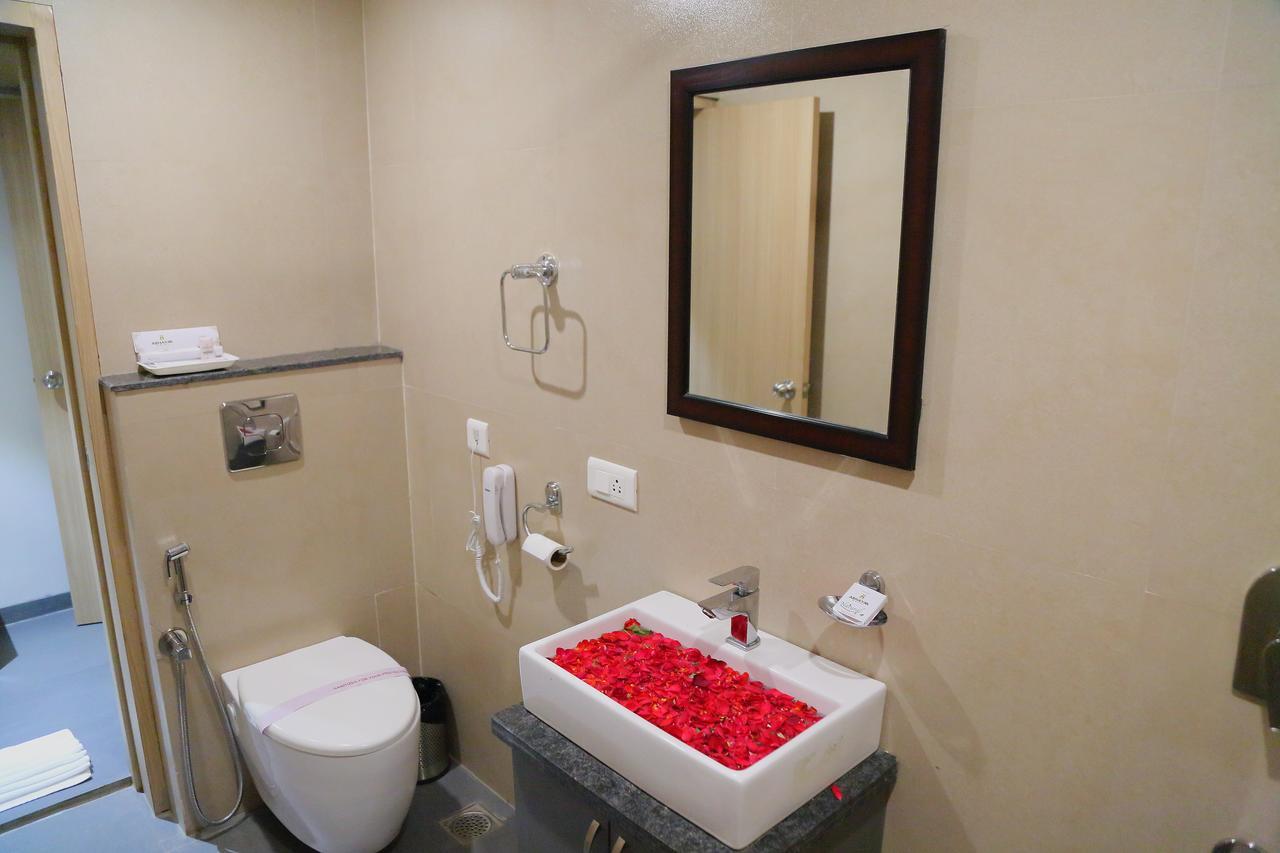 Abhayaa Hotel ヴィシャーカパトナム エクステリア 写真