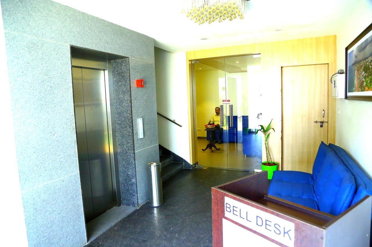 Abhayaa Hotel ヴィシャーカパトナム エクステリア 写真